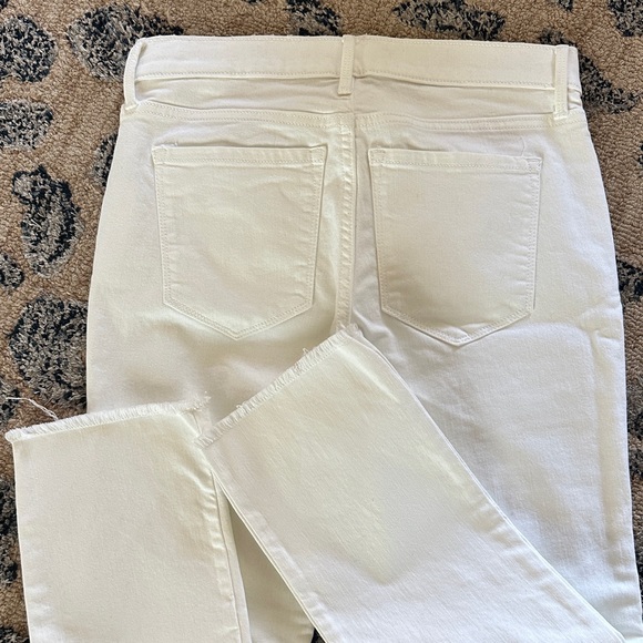 Banana Republic women’s white Straight Jeans - Picture 3 of 4